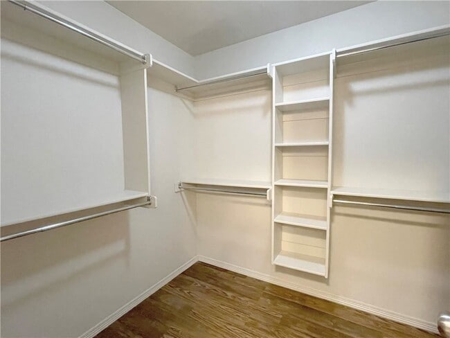 Building Photo - 2117 Buena Vida Ln