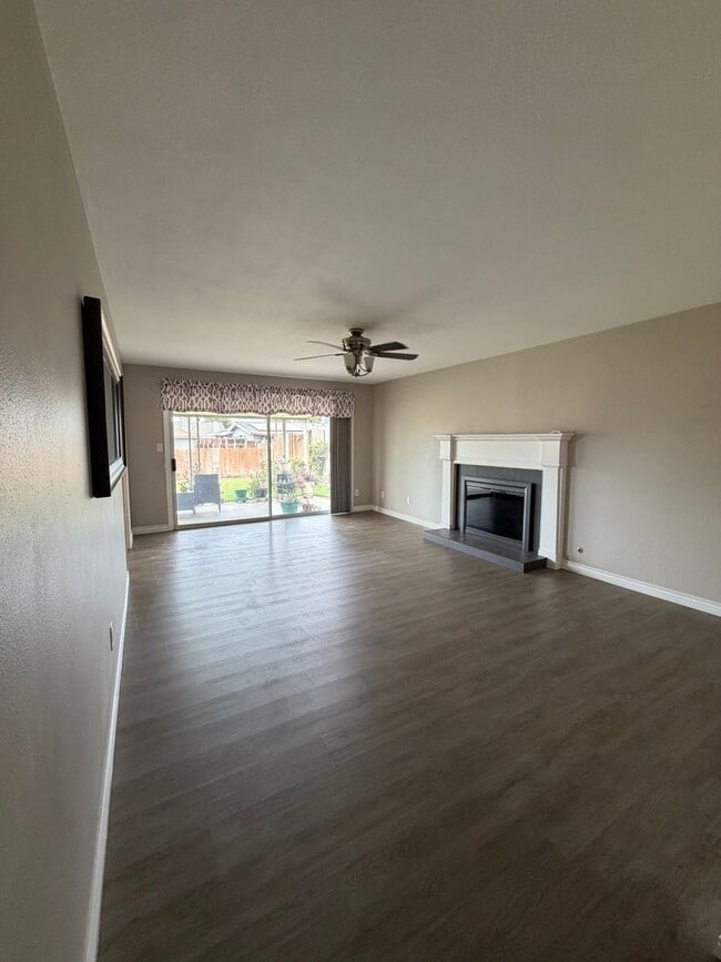 Building Photo - 4301 Skye Dr