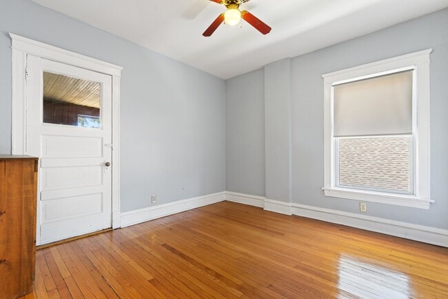 Building Photo - 2051 E 72nd Pl