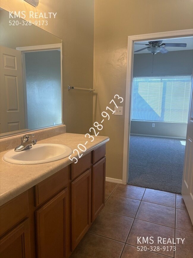 Building Photo - 3638 Drexel Manor Stra