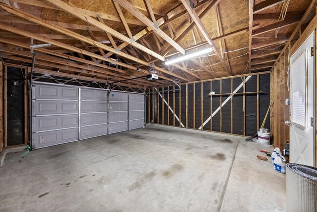 Building Photo - 298 Hogan