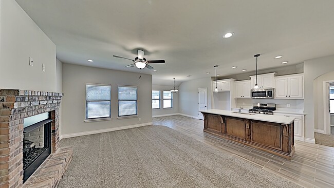 Building Photo - Very Nice 4 Bedroom 2 Bath Home in Mustang...