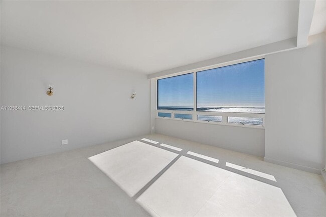 Building Photo - 1541 Brickell Ave