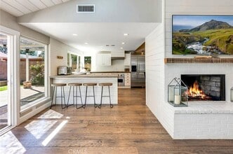 Building Photo - 10122 Viking Ave