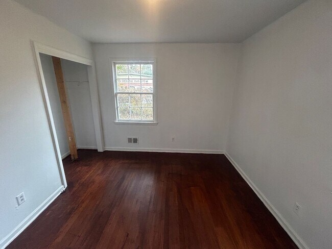 Building Photo - 3 bed, 1 1/2 bath  Forest Acres brick home located off of Satchel Ford Rd