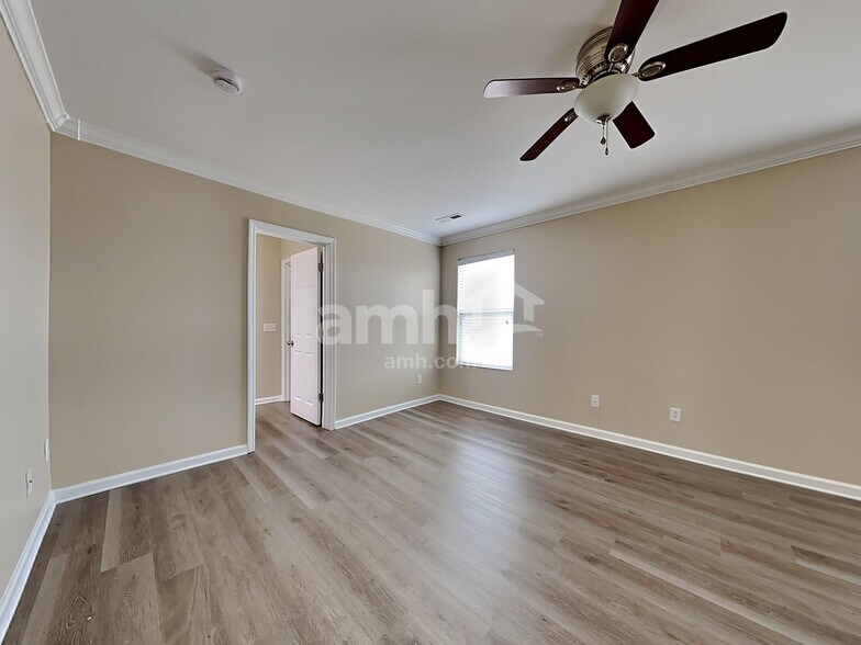 Building Photo - 4828 Pitkin Ave