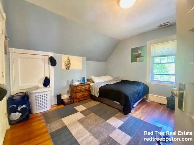 Building Photo - 24 Burton St