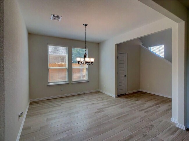 Building Photo - 2304 La Mirada St