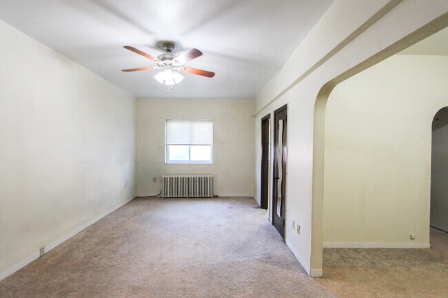 Building Photo - Brentwood Manor