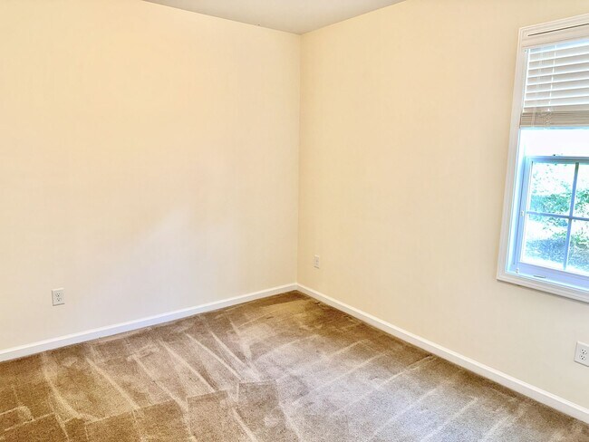 Building Photo - Beautiful home in Everwood!