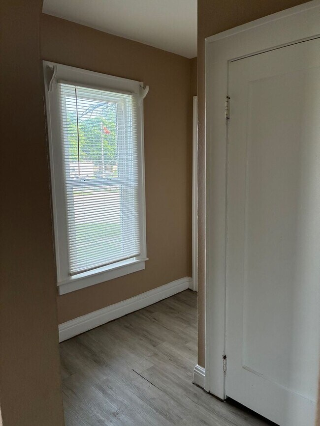 Building Photo - Charming 3-Bedroom Property in Prime Location