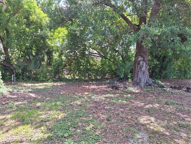 Building Photo - 1758 Mistletoe St