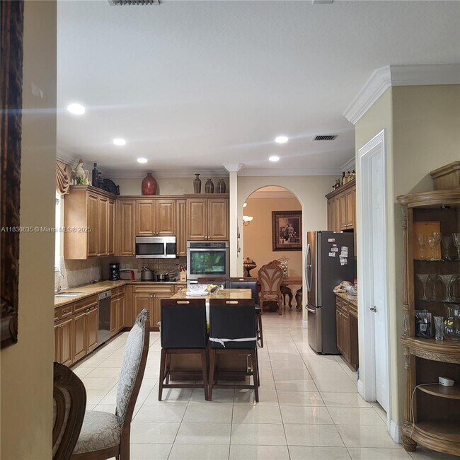 Building Photo - 5029 Forest Dale Dr