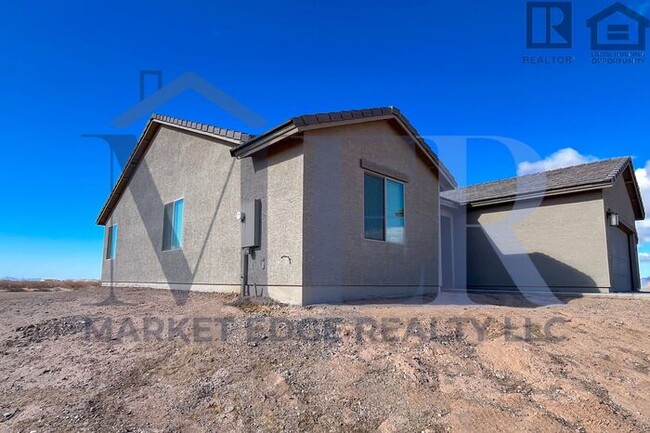 Building Photo - 3Bed/2Bath House in Tonopah! $399 MOVE-IN ...