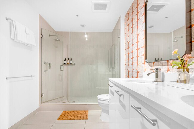 Building Photo - 3256 NE 1st Ave