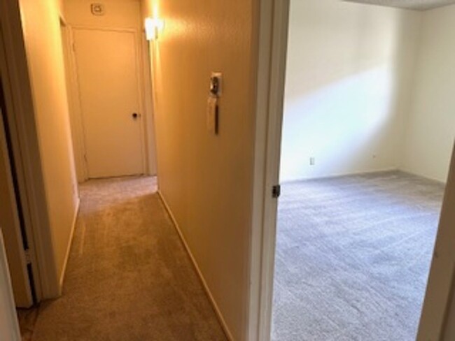 Building Photo - $1,695 - Spacious Two Bedroom +Flex Room- ...