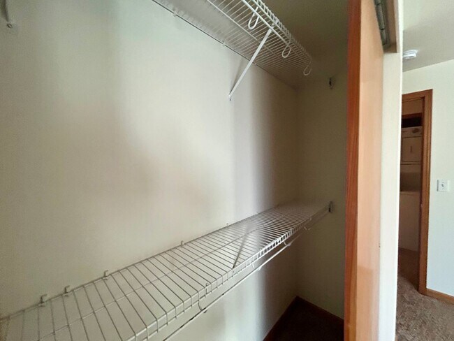 Building Photo - 4241 Wintergreen Ln