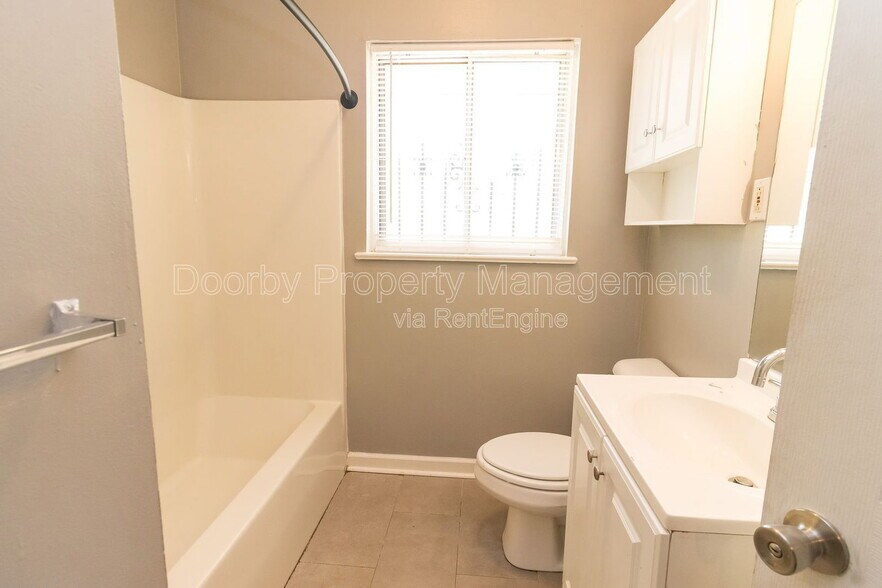 Building Photo - 3810 Nandena Dr