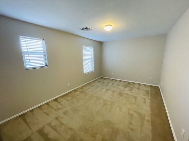 Building Photo - 45811 W Amsterdam Rd