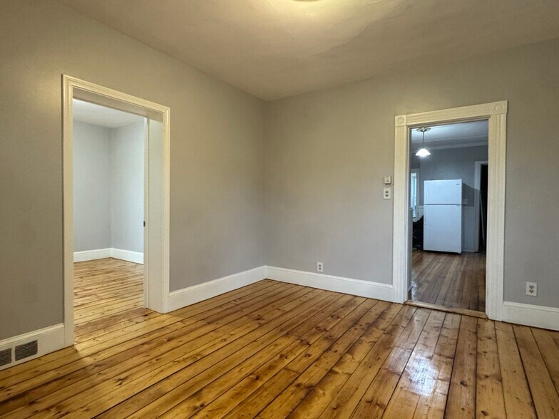 Building Photo - 58 Division St