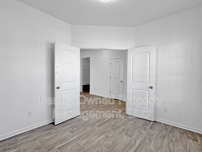 Building Photo - 105 Whimbrel Dr
