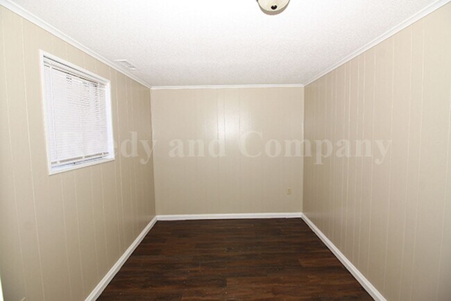 Building Photo - 4558 Almo Ave