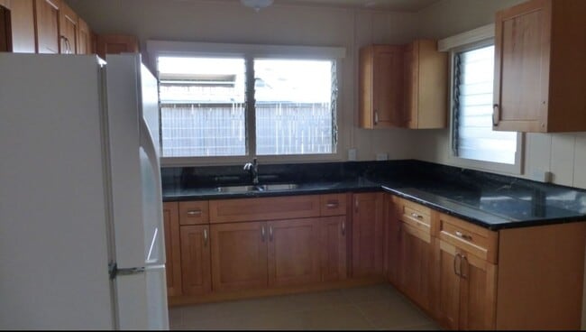 Building Photo - Prime location in the heart of Makiki 2 Be...