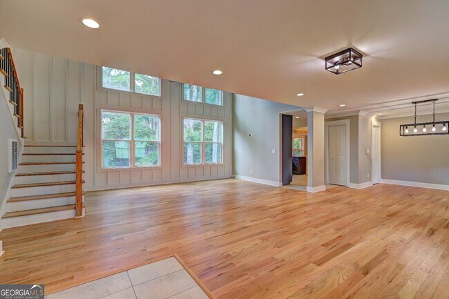 Building Photo - 375 Foster Dr