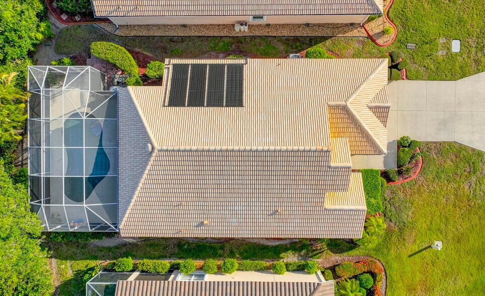 Pool heated with solar - 143 Braemar Ave