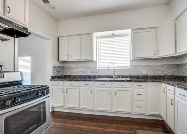 Building Photo - Charming 3-bedroom, 1-bath home near the B...