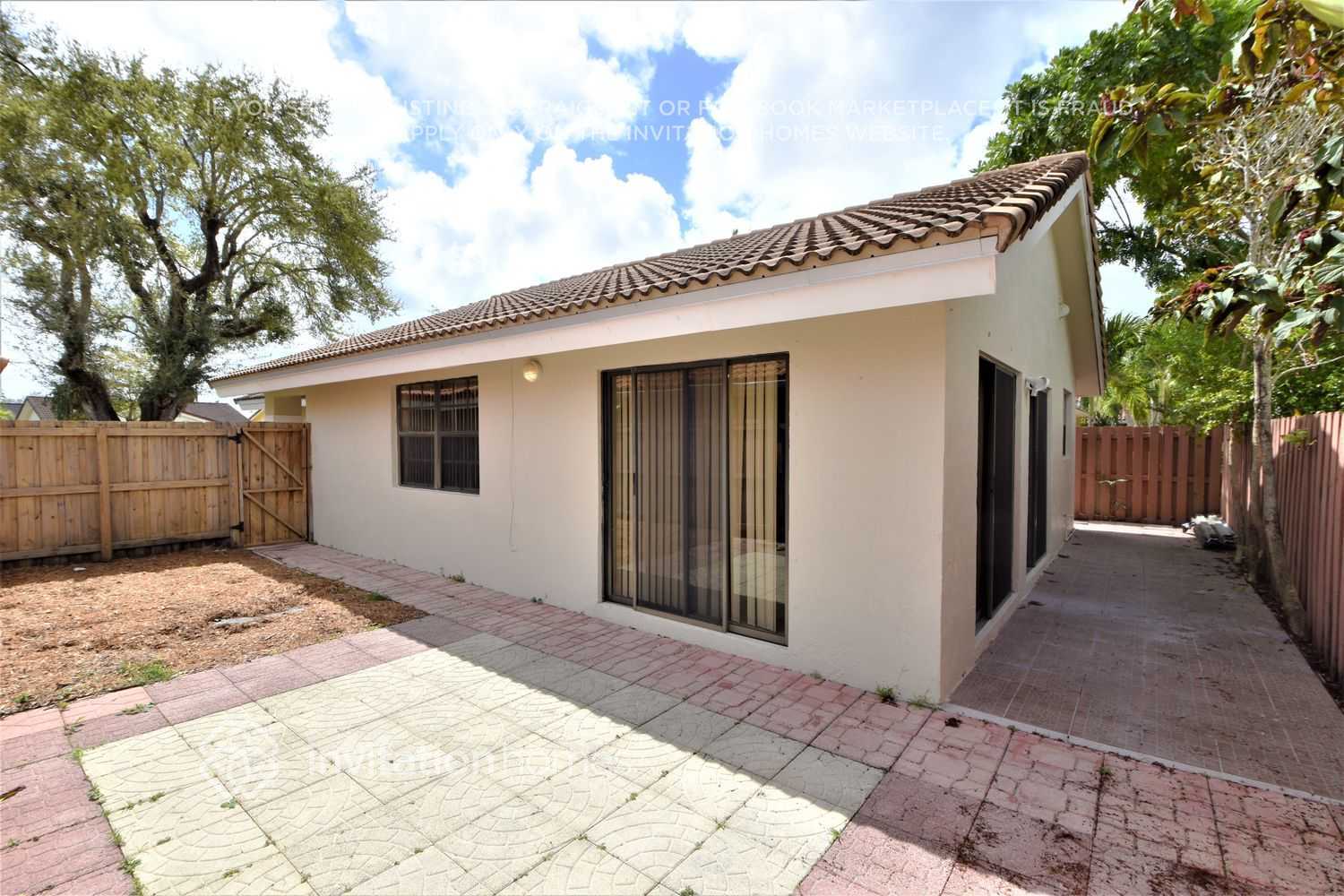 Building Photo - 11433 SW 74th Terrace