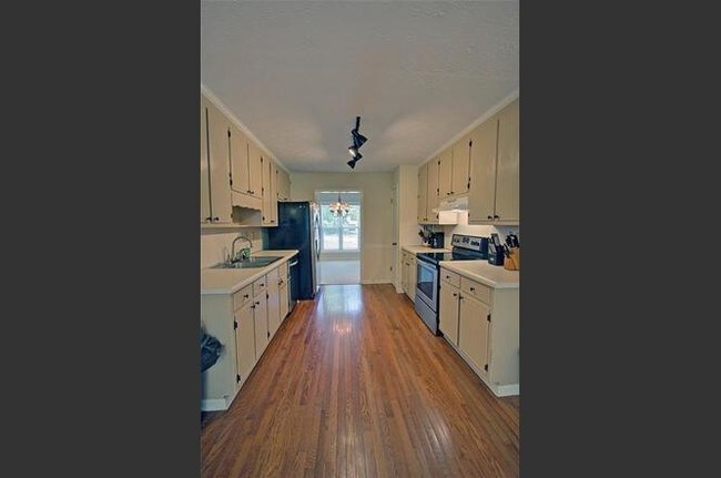 Building Photo - 1210 Rocky Rd