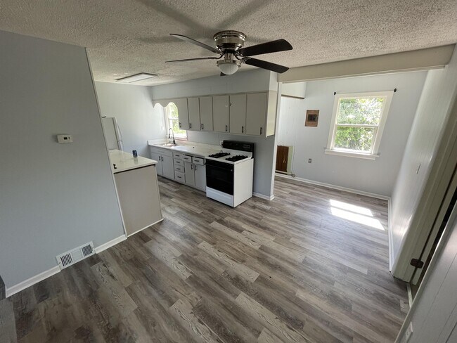 Building Photo - 3852 Sandusky St