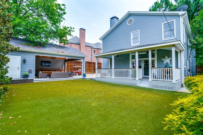 Building Photo - 3312 Villanova St