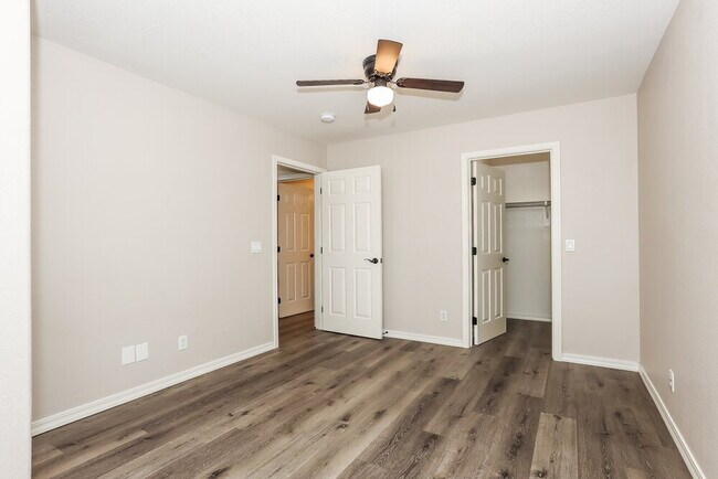 Building Photo - 11462 E Quarry Ave