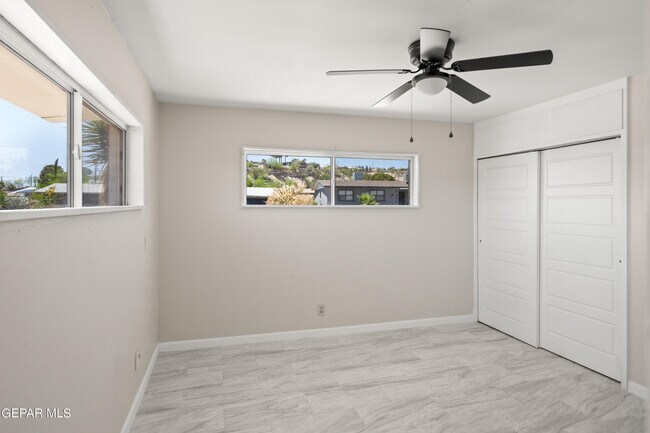 Building Photo - 4317 Larchmont Dr