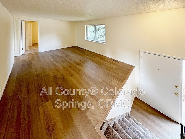 Building Photo - 1389 Commanchero Ct