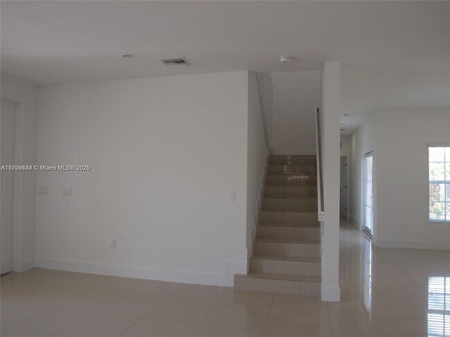 Building Photo - 15520 SW 11th Terrace