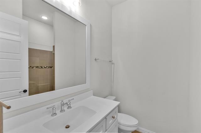 Building Photo - 1844 Quiet Oak Pl