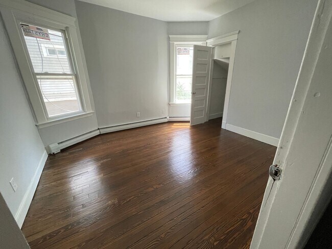 Building Photo - 83 Division St