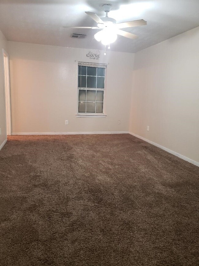 Building Photo - 16123 Catbird Ct
