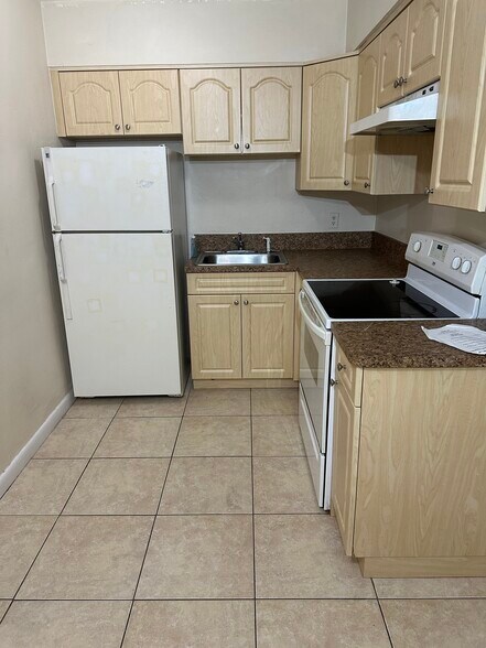 Building Photo - 5910 NE 18th Ave