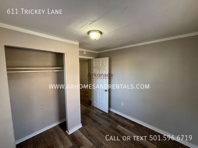 Building Photo - 611 Trickey Ln