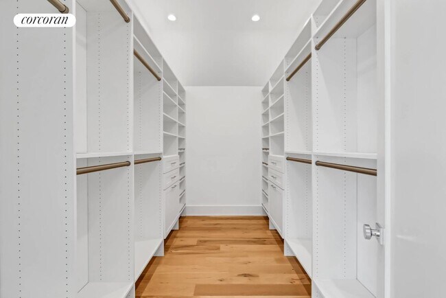 Building Photo - 24 Hedges Ln