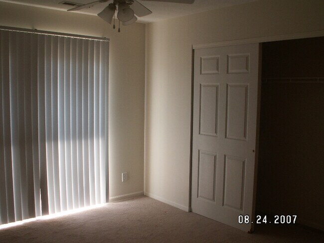 Building Photo - 2270 Shamrock Ln