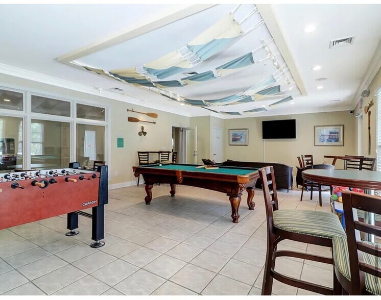 Building Photo - 130 River Landing Dr