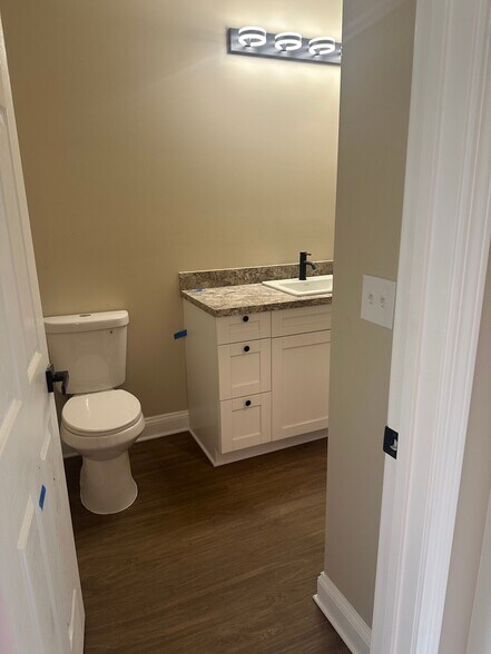 Building Photo - 2247 Parkin Rd