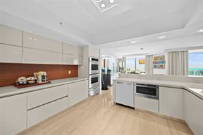 Primary Photo - Northeast 183rd Lane, Aventura, FL 33160 -...
