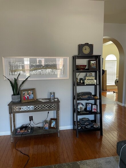 Building Photo - 3417 San Patricio Dr
