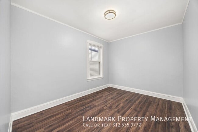 Building Photo - 3817 N Sawyer Ave